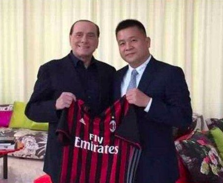 此前有多家意媒称罗马、米兰有意租借查洛巴，但根据FIFA新规，切尔西已无法外租球员。